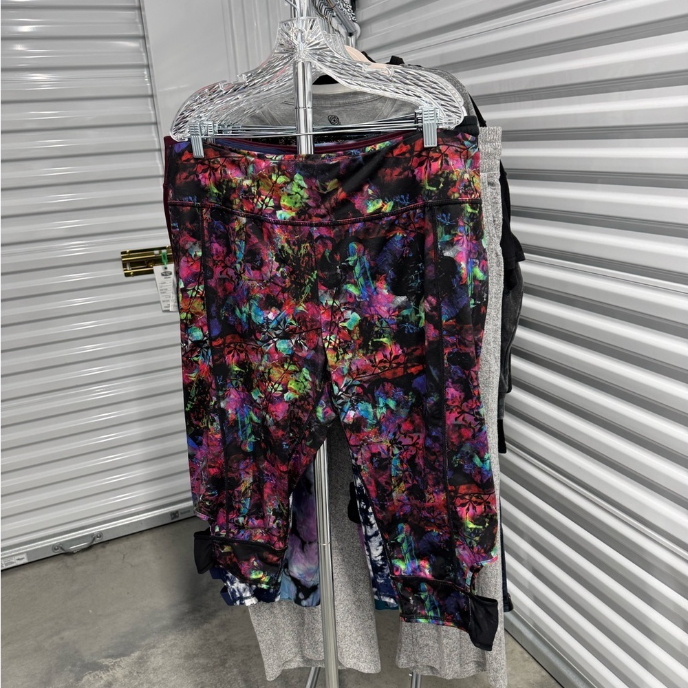 Rainbeau | Yoga Pants in Multi Color Design with Mesh Bottom | size 22/24